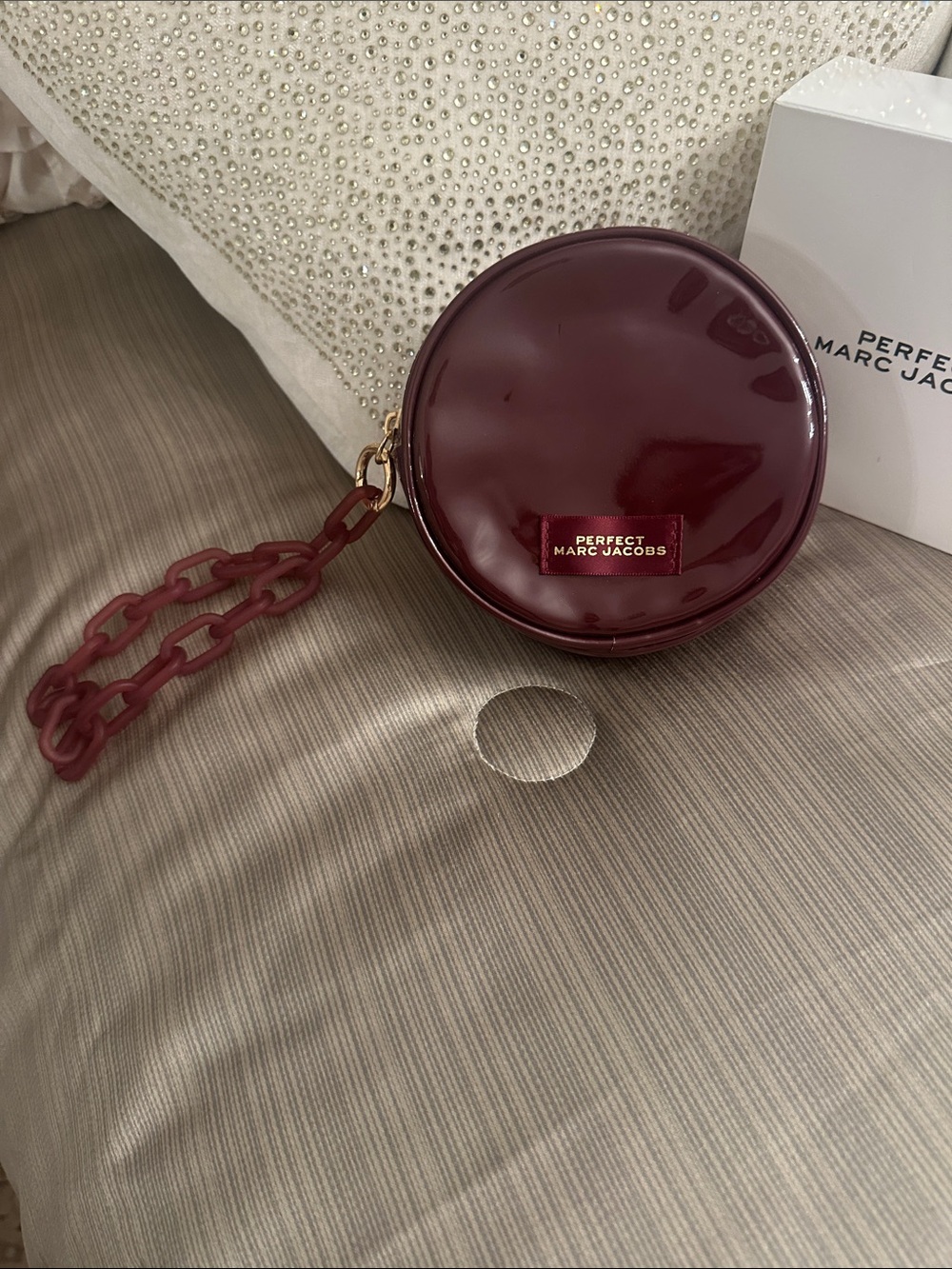 Marc Jacobs Glossy Round Wristlet in Burgundy - Picture 3 of 3